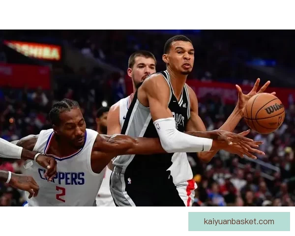 科林斯：快船全队热爱篮球并深知拼搏精神与凝聚力的重要性